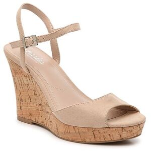 🌸CHARLES🌸 Lambert Wedge Sandals Size: 9.5M